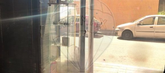 80m² Commercial property in Rio Tinto, Portugal No. 54993 3