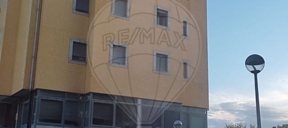 80m² Commercial property in Rio Tinto, Portugal No. 54993 9