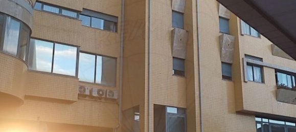 80m² Commercial property in Rio Tinto, Portugal No. 54993 8