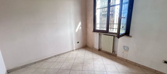 4-salle Appartement à Boretto, Italy No. 101642 8