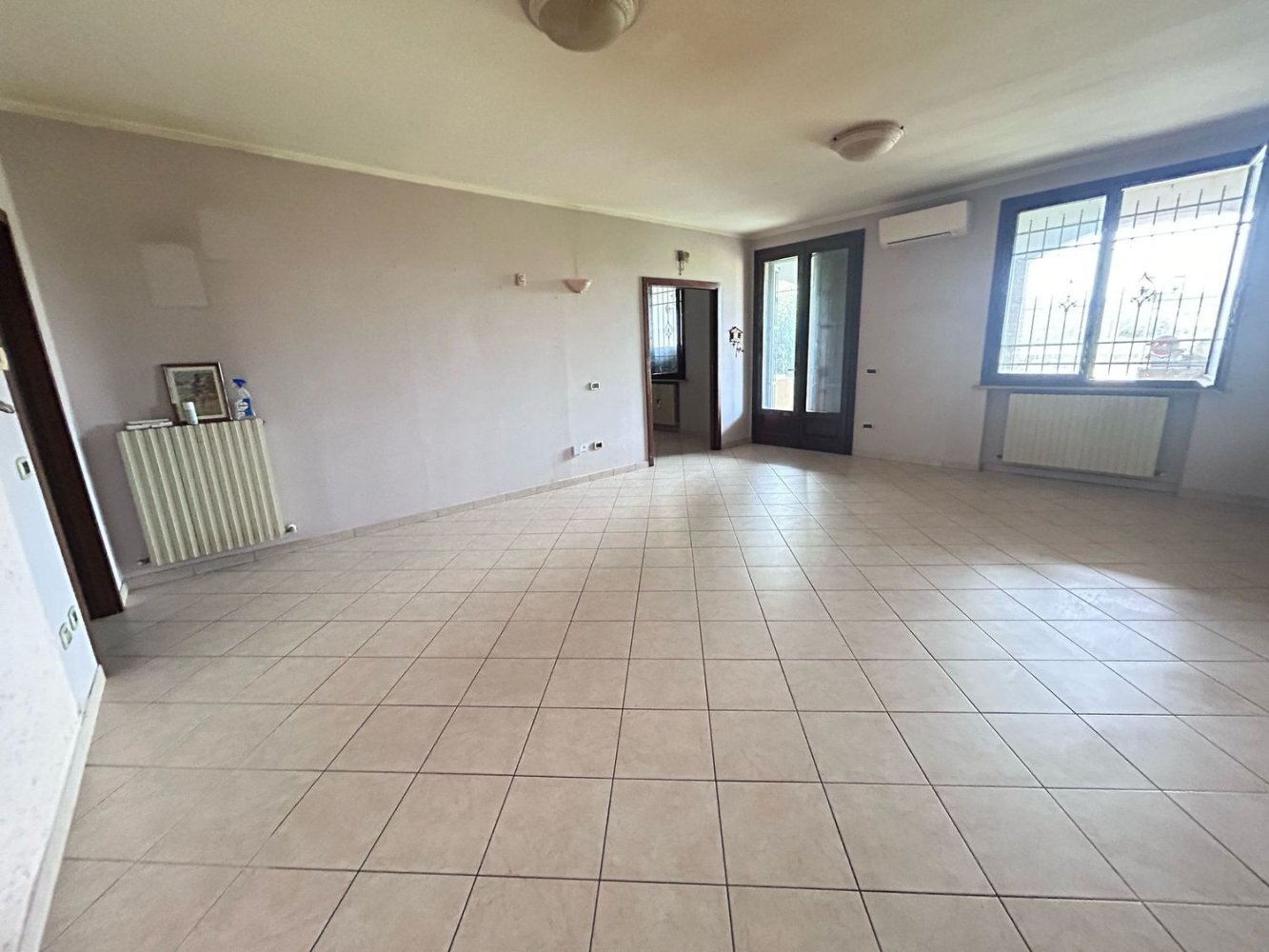 4-salle Appartement à Boretto, Italy No. 101642