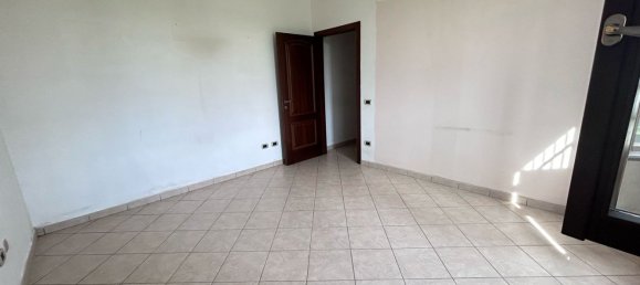 4-salle Appartement à Boretto, Italy No. 101642 15
