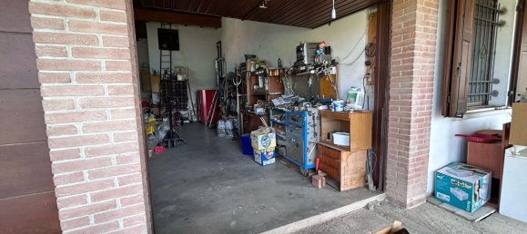 4-salle Appartement à Boretto, Italy No. 101642 16