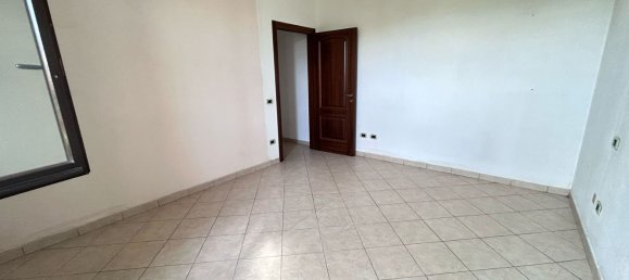 4-salle Appartement à Boretto, Italy No. 101642 13