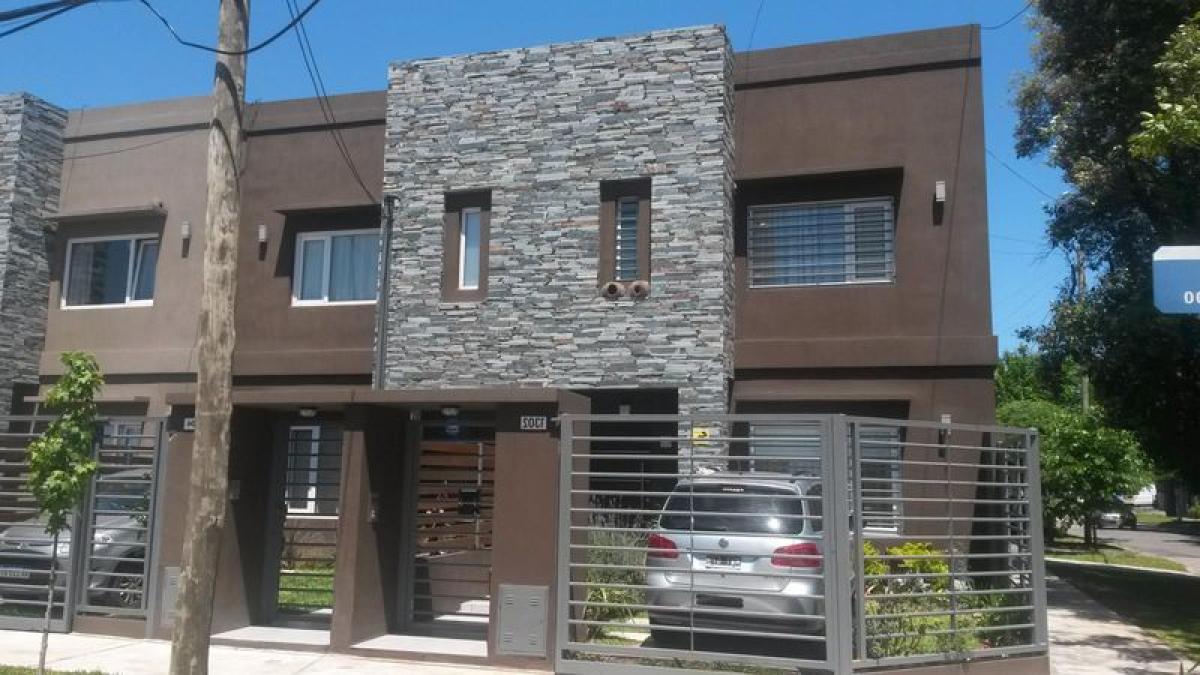 3 bedrooms House in Ituzaingo, Argentina No. 65954