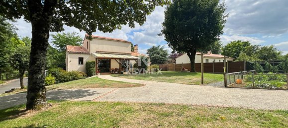 4 Schlafzimmer Haus in Vendee, France, Nr. 299947 2