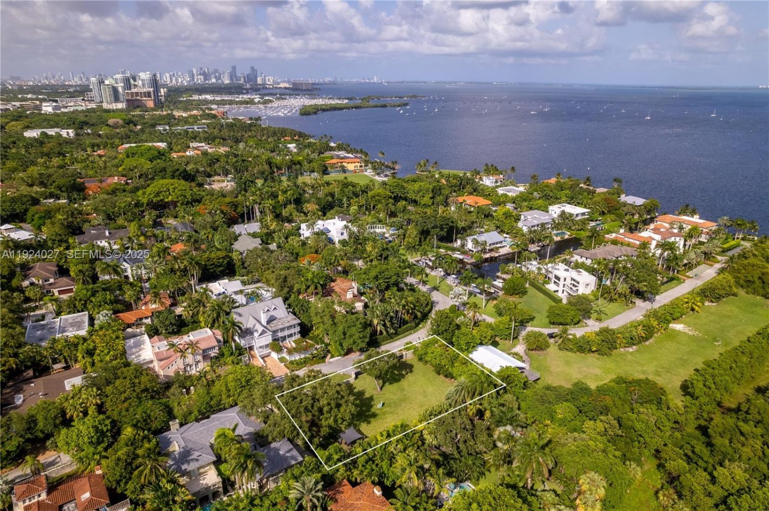 hotel en venta en Miami, Miami-Dade, Florida, USA № 614797