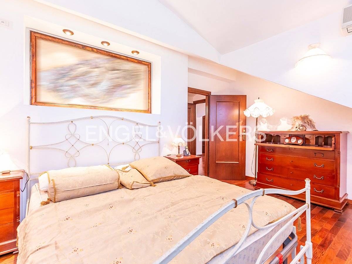 6 غرف نوم فيلا في Monte Porzio Catone, Italy رقم 128396