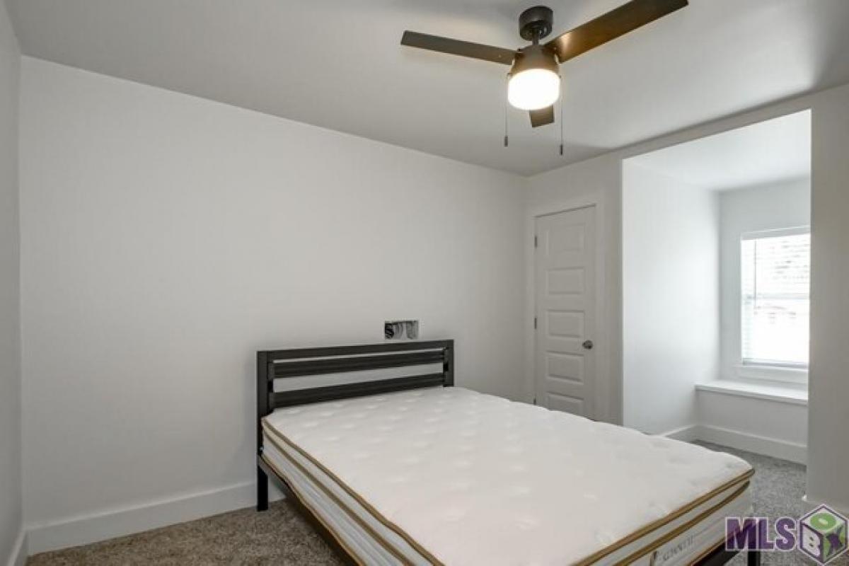 4 bedrooms House in Zachary, USA No. 371190