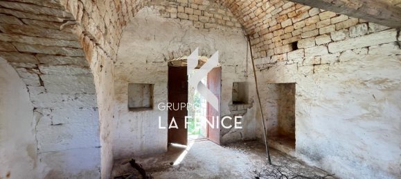 Casa de 3 habitaciónes en Locorotondo, Italy No. 24384 47