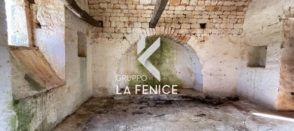 Casa de 3 habitaciónes en Locorotondo, Italy No. 24384 44