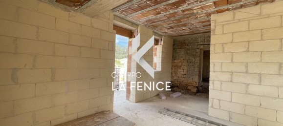 Casa de 3 habitaciónes en Locorotondo, Italy No. 24384 38