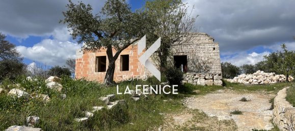 Casa de 3 habitaciónes en Locorotondo, Italy No. 24384 21