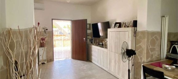 Casa de 9 habitaciónes en Squinzano, Italy No. 309061 6