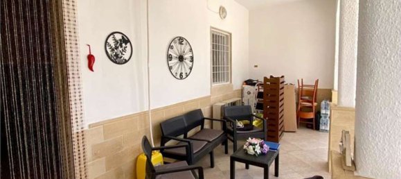 Casa de 9 habitaciónes en Squinzano, Italy No. 309061 48