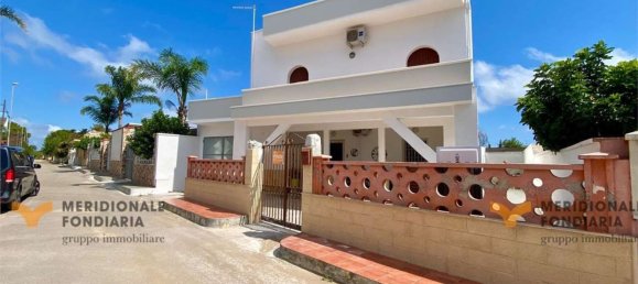 Casa de 9 habitaciónes en Squinzano, Italy No. 309061 50