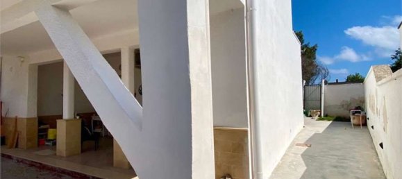 Casa de 9 habitaciónes en Squinzano, Italy No. 309061 42