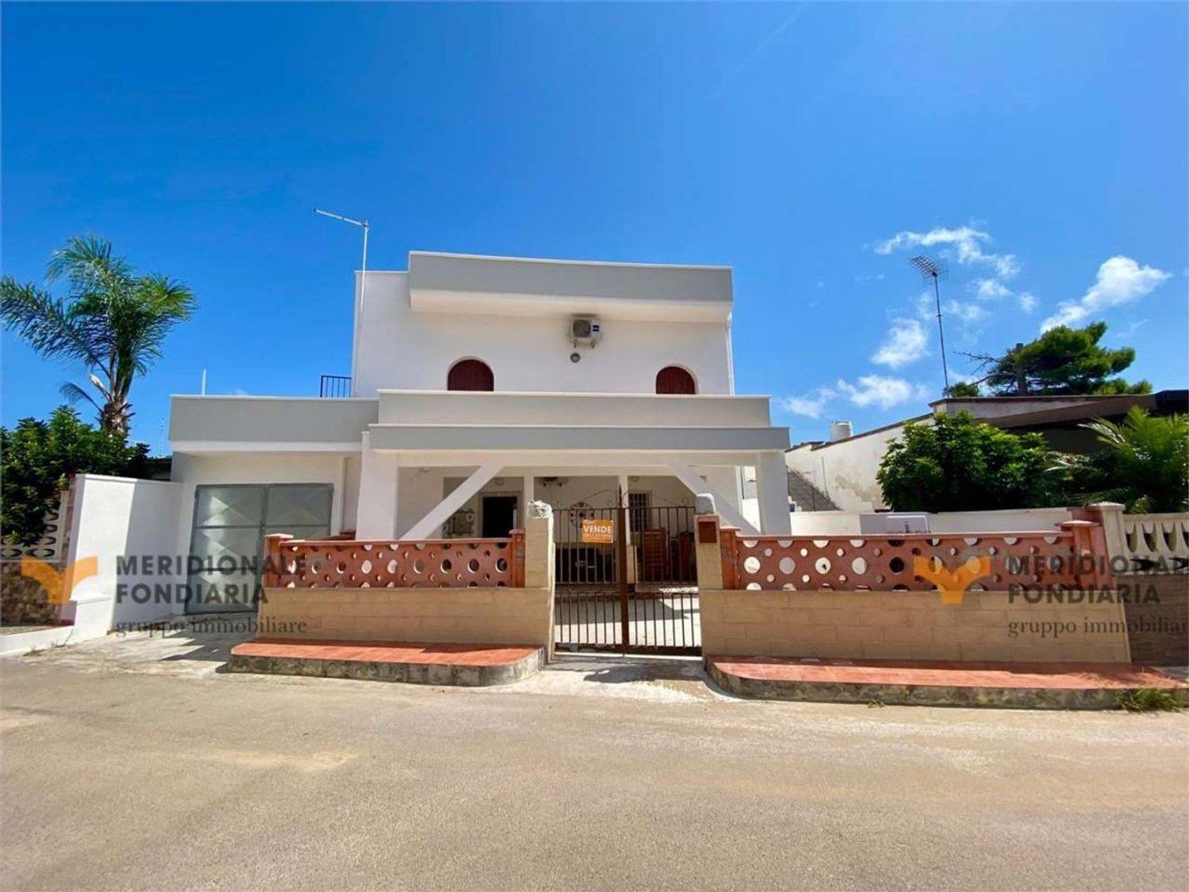 Casa de 9 habitaciónes en Squinzano, Italy No. 309061