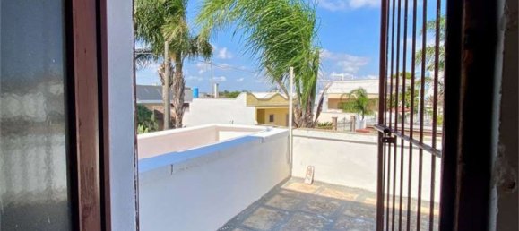 Casa de 9 habitaciónes en Squinzano, Italy No. 309061 31