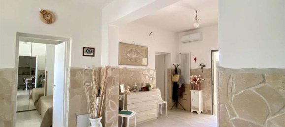 Casa de 9 habitaciónes en Squinzano, Italy No. 309061 17