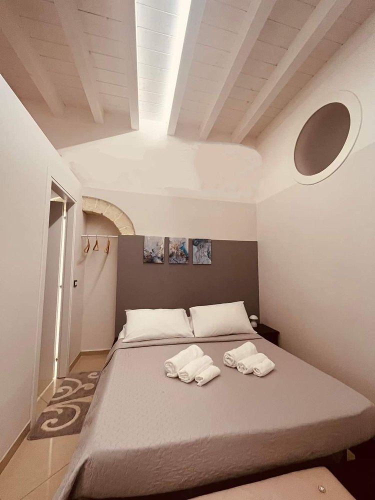 Apartamento de 4 dormitorios en Modugno, Italy No. 386191