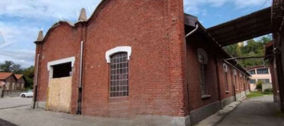 789m² Warehouse in Fagnano Olona, Italy No. 265089 2