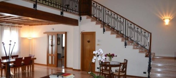 9 rooms Villa in Quinto di Treviso, Italy No. 99793 2