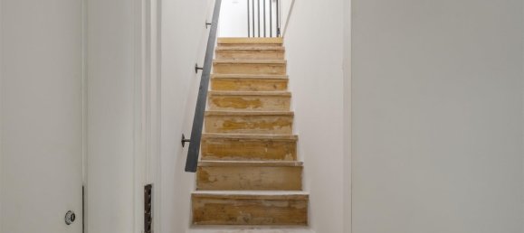 250m² Building in Lisbon, Portugal No. 117052 8