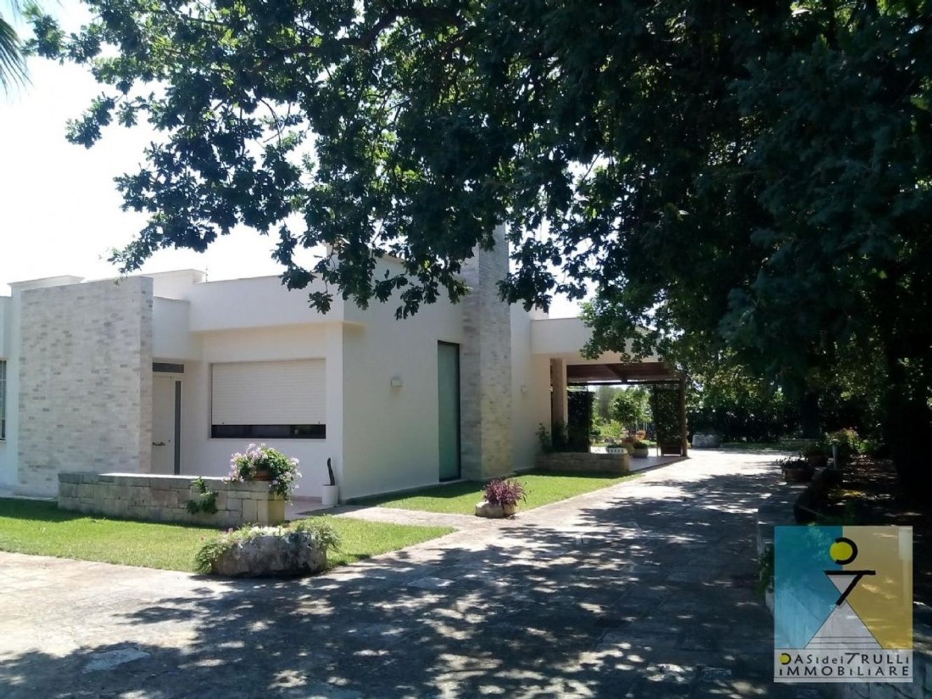 Villa de 7 habitaciónes en Ostuni, Italy No. 89560