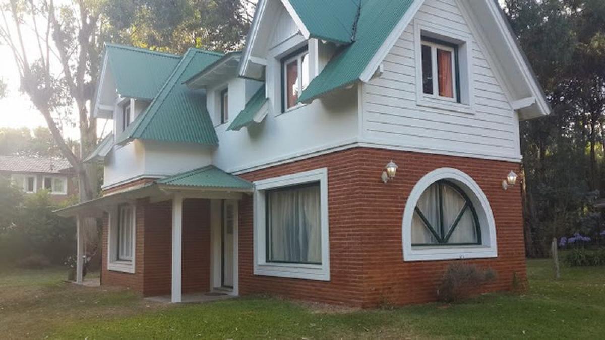 3 bedrooms House in Mar del Plata, Argentina No. 65432