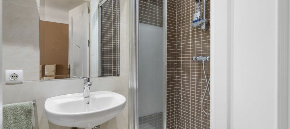 Apartamento de 3 dormitorios en Marbella, Spain No. 177842 14