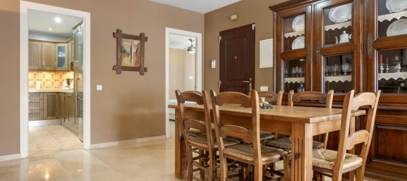 Apartamento de 3 dormitorios en Marbella, Spain No. 177842 12