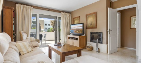 Apartamento de 3 dormitorios en Marbella, Spain No. 177842 8