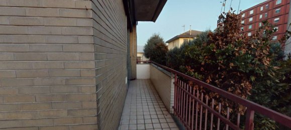 4 bedrooms Villa in Cinisello Balsamo, Italy No. 17552 21