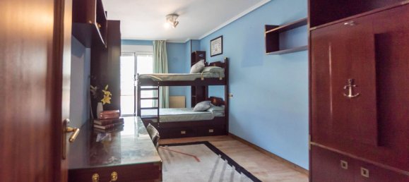 4 bedrooms Apartment in Laredo, Spain No. 133882 2