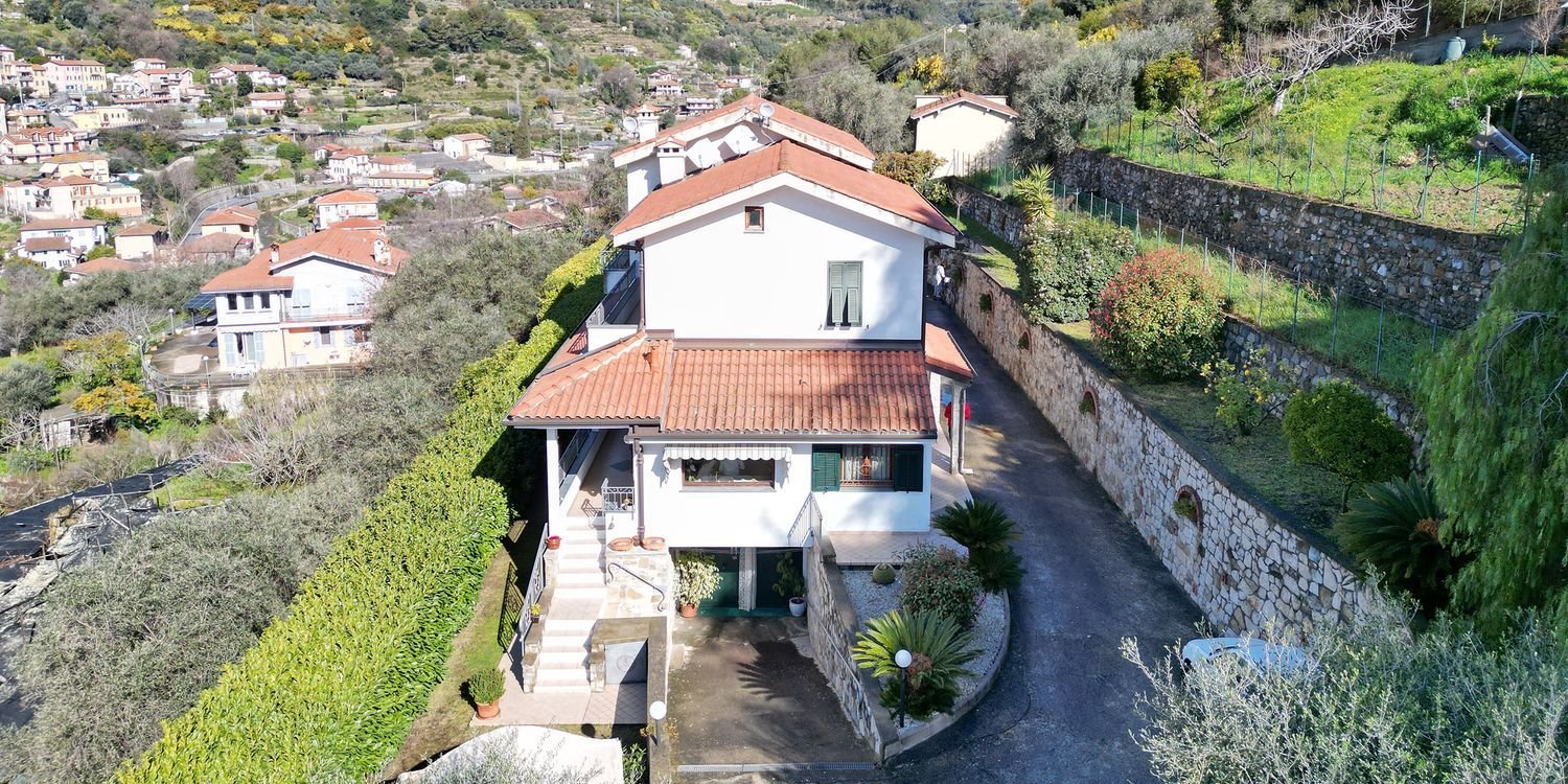 10-Zimmer Haus in San Biagio della Cima, Italy, Nr. 36551