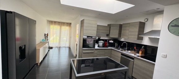 3 bedrooms House in Leers, France No. 330334 3