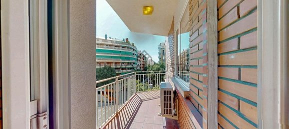 Квартира с 3 спальнями в Эшампле, Испания № 189694 2