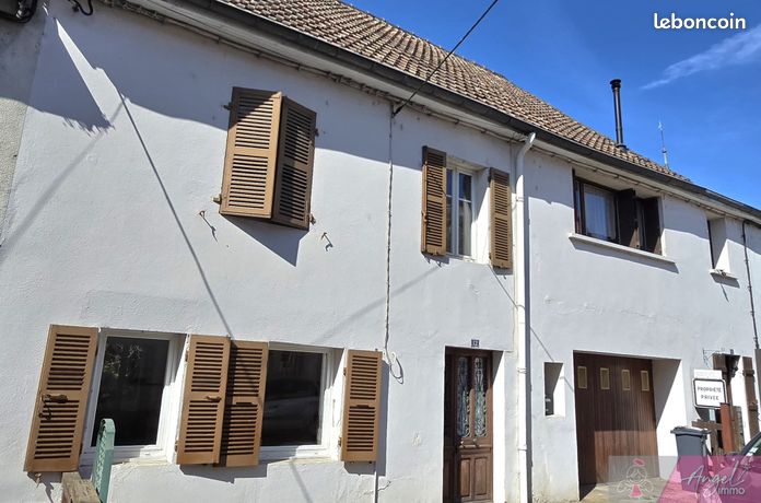 Garaje en Jura, France 182 m² No. 354404