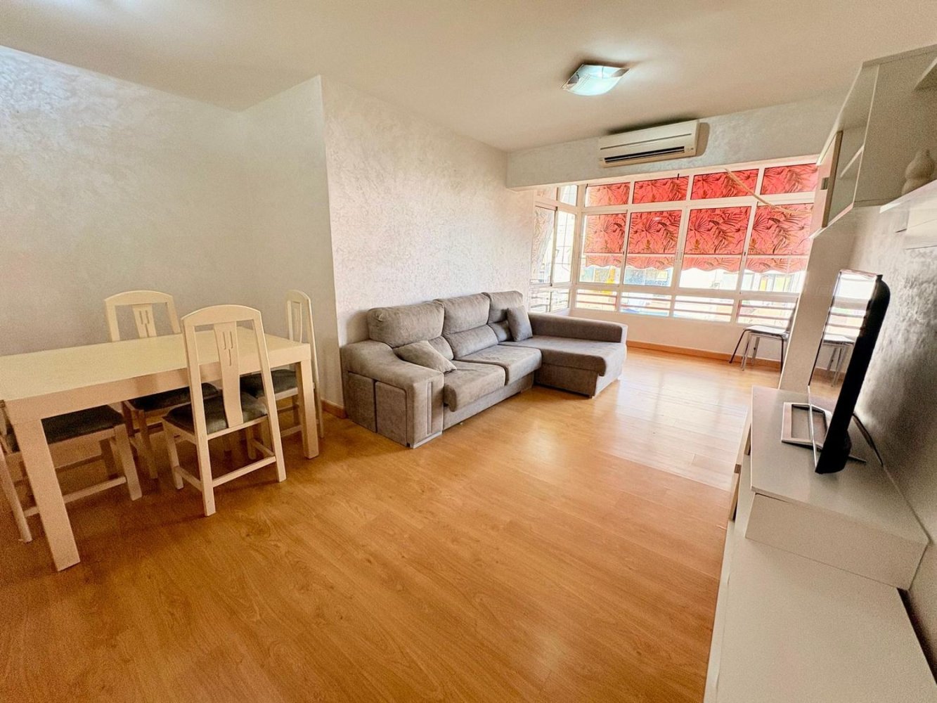 4 bedrooms Apartment in Alicante, Spain No. 217111