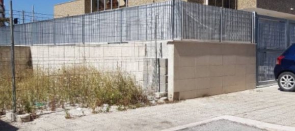 347m² Commercial property in Molfetta, Italy No. 372978 3