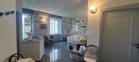 3 rooms Apartment in Turin, Italy No. 276013 3