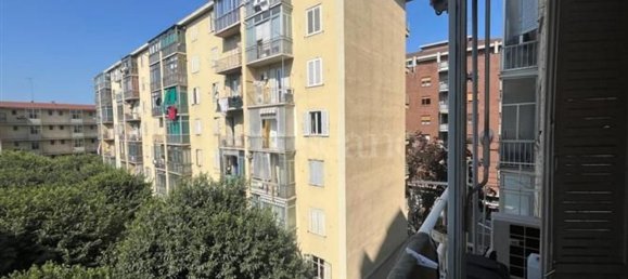 3 rooms Apartment in Turin, Italy No. 276013 13