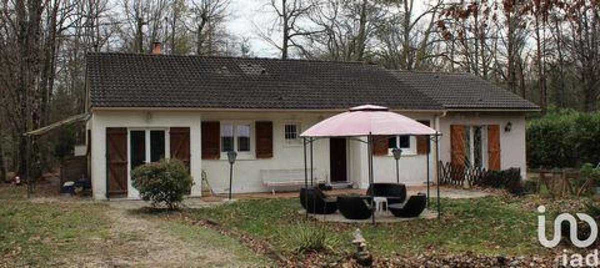 4 Schlafzimmer Haus in Toucy, France, Nr. 7815