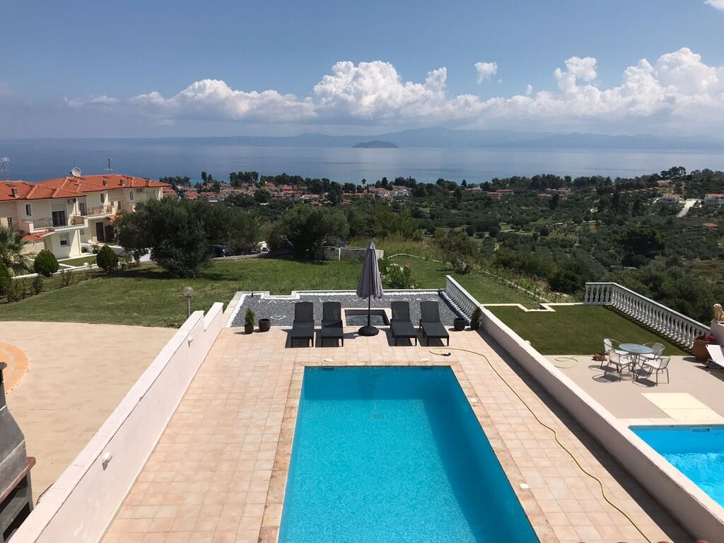 4 bedrooms Property in Chalkidiki, Greece No. 3813