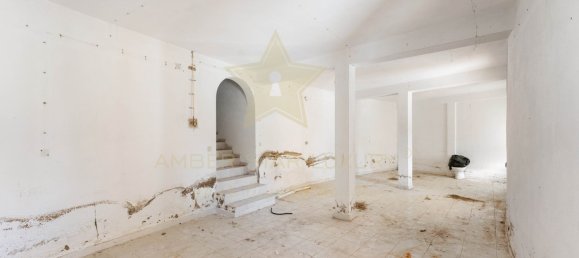 365m² Commercial property in Quarteira, Portugal No. 64193 5