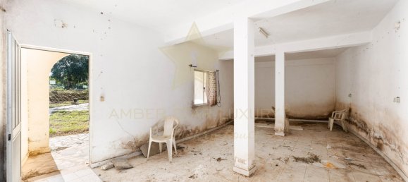 365m² Commercial property in Quarteira, Portugal No. 64193 9