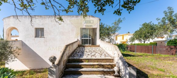365m² Commercial property in Quarteira, Portugal No. 64193 17