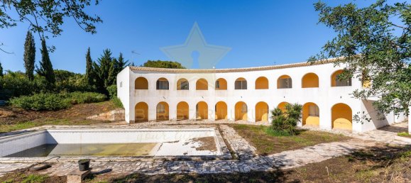 365m² Commercial property in Quarteira, Portugal No. 64193 22