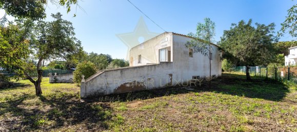 365m² Commercial property in Quarteira, Portugal No. 64193 18